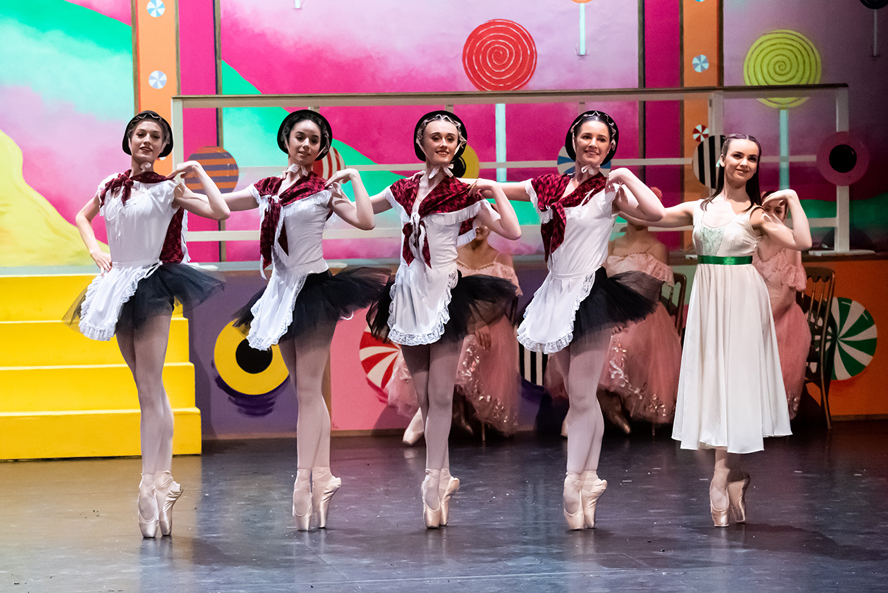 Ballet dancers in the Nutcracker Ballet 